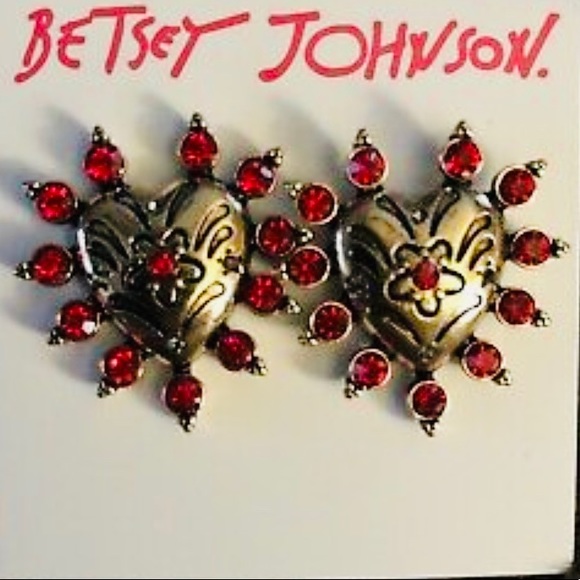 🆕Betsey Johnson Gold-Tone Heart Stud Earrings - Picture 6 of 12